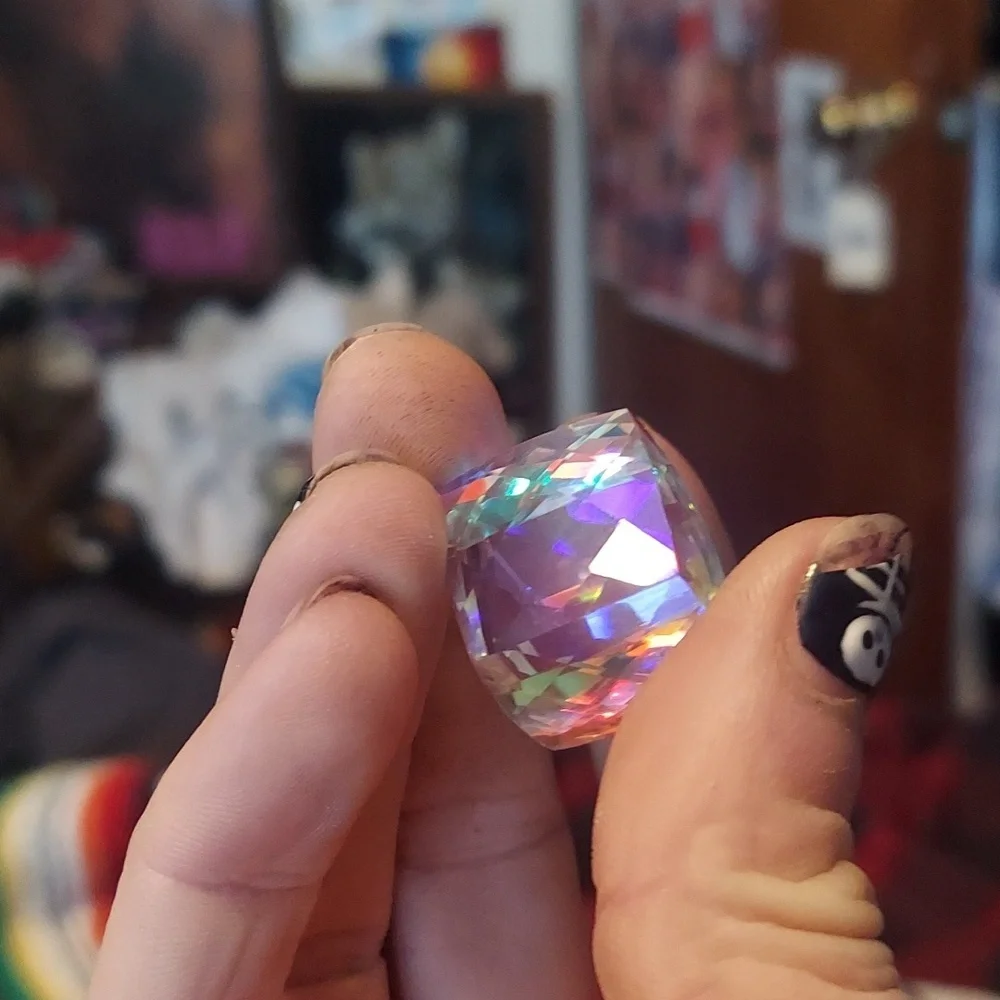 Insane! Large gem cut multi faceted rainbow flashy topaz healing crystal - Picture 3 of 3